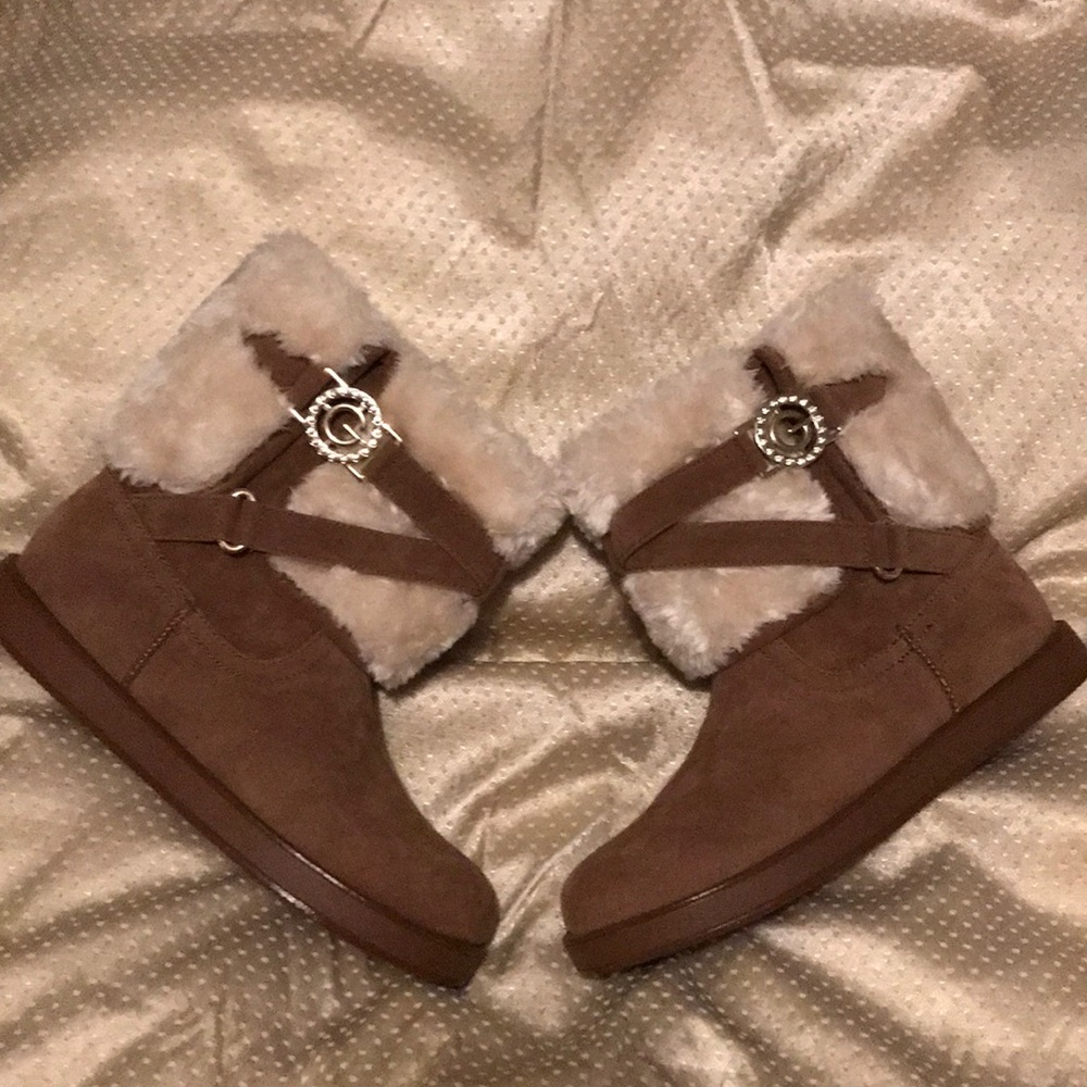 Guess Shearling Boots Size 9M  NWOT